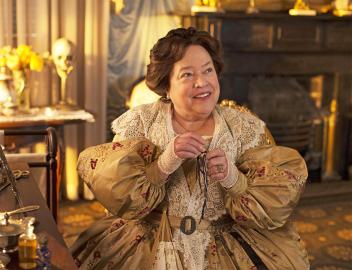 Kathy Bates Says Ryan Murphy Rejuvenated Her Career After 'Degrading' Pause