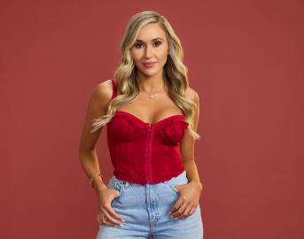 Complete Package! Meet Grant Ellis' 'Bachelor' Contestant Dina Lupancu