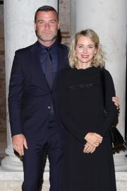 Naomi Watts Details Fertility Struggles During Liev Schreiber Relationship