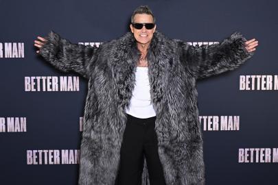 Robbie Williams Credits Taylor Swift for Inspiring Sweet Fan Movement