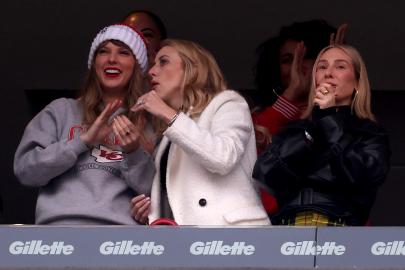 Taylor Swift Made a Blanket for Brittany Mahomes’ New Baby Golden