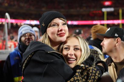 Taylor Swift Thanks Brittany Mahomes for Keeping Her ‘Calm’ During Playoffs