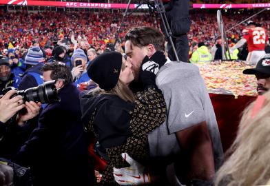 Taylor Swift Was the ‘Definition of a Supportive GF’ at Chiefs Game