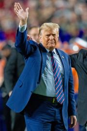 Donald Trump to Become 1st Sitting President to Attend Super Bowl