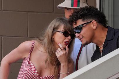 Patrick Mahomes Praises Taylor Swift for ‘Inspiring Billions’ of People