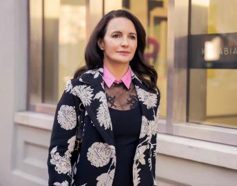 Kristin Davis Recalls Working With 'Beautiful' Prosthetic Penis on 'AJLT'
