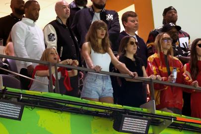 Taylor Swift Restroom Video Showing Her Escorted by Bodyguard Goes Viral