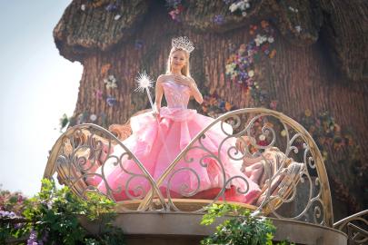 ‘Wicked’ Costume Designer Says Wardrobe Was Inspired by Multiple Factors