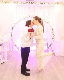 How Much Did Gabby Windey and Robby Hoffman Spend on Their Vegas Wedding?