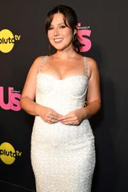 Katie Thurston Flaunts Engagement Ring While Shopping for Wedding Band