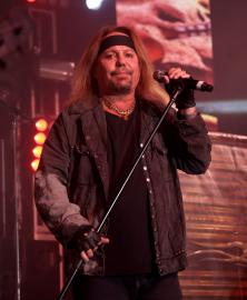 Motley Crue's Vince Neil Confirms Surgery, Postpones Concerts