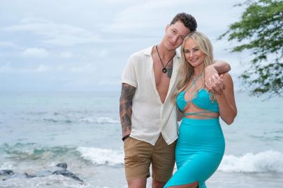 ‘Temptation Island’ Star Gets Naked With New Lover in Steamy Sneak Peek