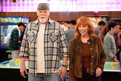 Why Reba Didn't Have Successful Sitcom Romance Until 'Happy's Place'