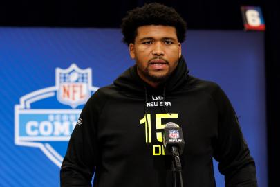 Steelers Draft Pick Derrick Harmon Says 'I Love You' to His Late Mom