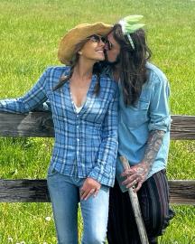 Elizabeth Hurley Debuts New Relationship With Billy Ray Cyrus