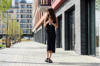 These 13 Designer-Looking Sandals Are Comfier Than Sneakers