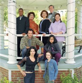 Gilmore Girls Cast: 4 Surprising Insights Into Their Real Lives