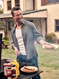 Glen Powell Puts Ketchup on His Waffles