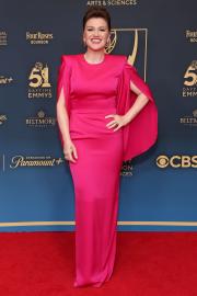Kelly Clarkson Recalls Onstage Wardrobe Malfunction: ‘I Was Commando’