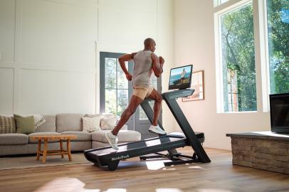 Stay in Shape With This Immersive Runner's Treadmill