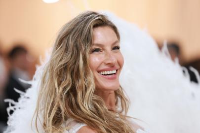 Love Giselle Bündchen's Cool-Girl Airport Sandals? The Look is on Amazon for $24