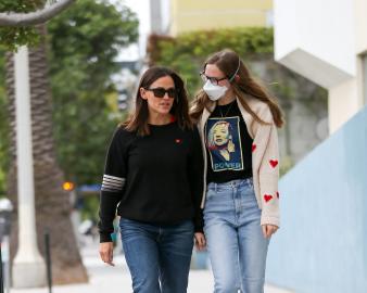 Violet Affleck Details ‘Arguing’ With Mom Jennifer Garner in Hotel Room