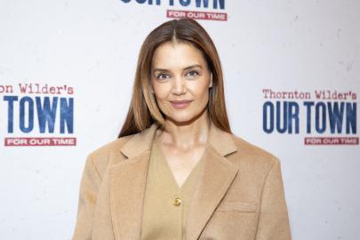 Katie Holmes and Jennifer Aniston Love These Now-$9 Flip-Flops