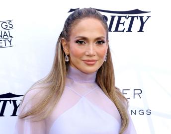 Jennifer Lopez’s Favorite $18 Flip-Flops Are Such a Rich Mom Summer Staple