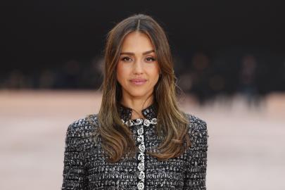 Jessica Alba Gets Shoulder Rub From Mystery Man Amid Divorce