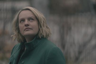 Elisabeth Moss Dishes on Theory Taylor Swift Made 'Handmaid’s Tale' Cameo