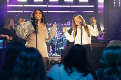 Lizzo and Kelly Clarkson Show Off Weight Loss During Powerhouse Duet