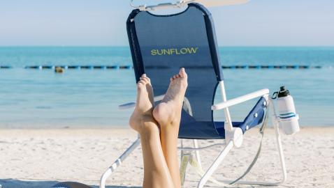 These Chic Shark Tank Beach Chairs Make Your Summer Setup Feel So Fancy — Shop All 4 Styles!