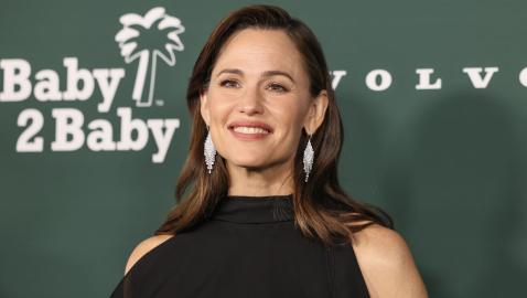 These $30 Overalls Look Just Like Jennifer Garner's Sold Out Pair
