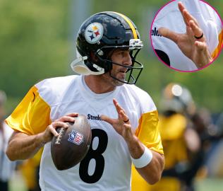 Aaron Rodgers Wears Wedding Ring at Steelers Minicamp