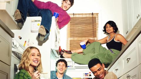 14 Must-Watch Sitcoms on Hulu Right Now (June 2025)