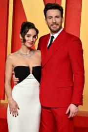 Chris Evans Reveals New Details About Proposal to Wife Alba Baptista