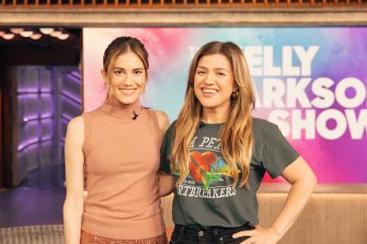Allison Williams Calls Out Kelly Clarkson for Checking Her for Signs of Botox