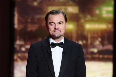 Leonardo DiCaprio Trolled for Covering Face With Hat at Jeff Bezos' Wedding