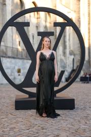 Saoirse Ronan Is Pregnant, Expecting 1st Baby With Husband: Report