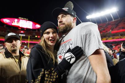 Taylor Swift and Travis Kelce Hold Hands While Leaving NYC Restaurant