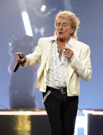 Rod Stewart Postpones Las Vegas Residency Hours Before It Was Set to Begin