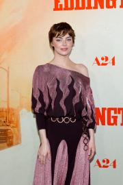 9 Celebrity Property Moves: Emma Stone and More