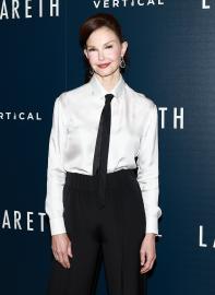 Ashley Judd Shows Off Curves in Bathing Suit to Talk About Menopause