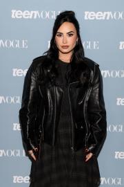 Demi Lovato Returns to the Scene of Her Frozen Yogurt Controversy