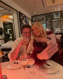 How OnlyFans Star Annie Knight’s Fiance Handles Trolls in Public