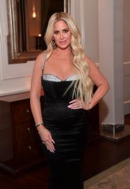 Kim Zolciak Addresses Borrowing Money From Daughters Ariana and Brielle