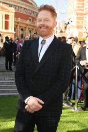 Jesse Tyler Ferguson Reveals the Advice He Gives Friends In Throuples