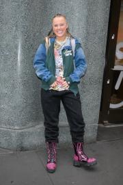 JoJo Siwa Claps Back at Haters in Her New Song 'Raspy'