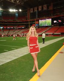 Chiefs Heiress Gracie Hunt Rocks $400 Retrofete Set to 1st Preseason Game