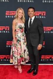 Kelly Ripa Balances Career and Parenting: 3 Key Insights